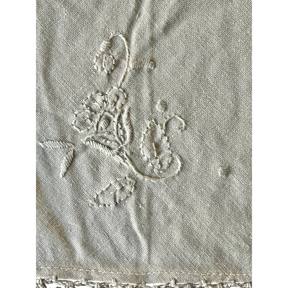 Round Beige Cotton Tablecloth With Madeira Style Appliqué Floral Design 34
